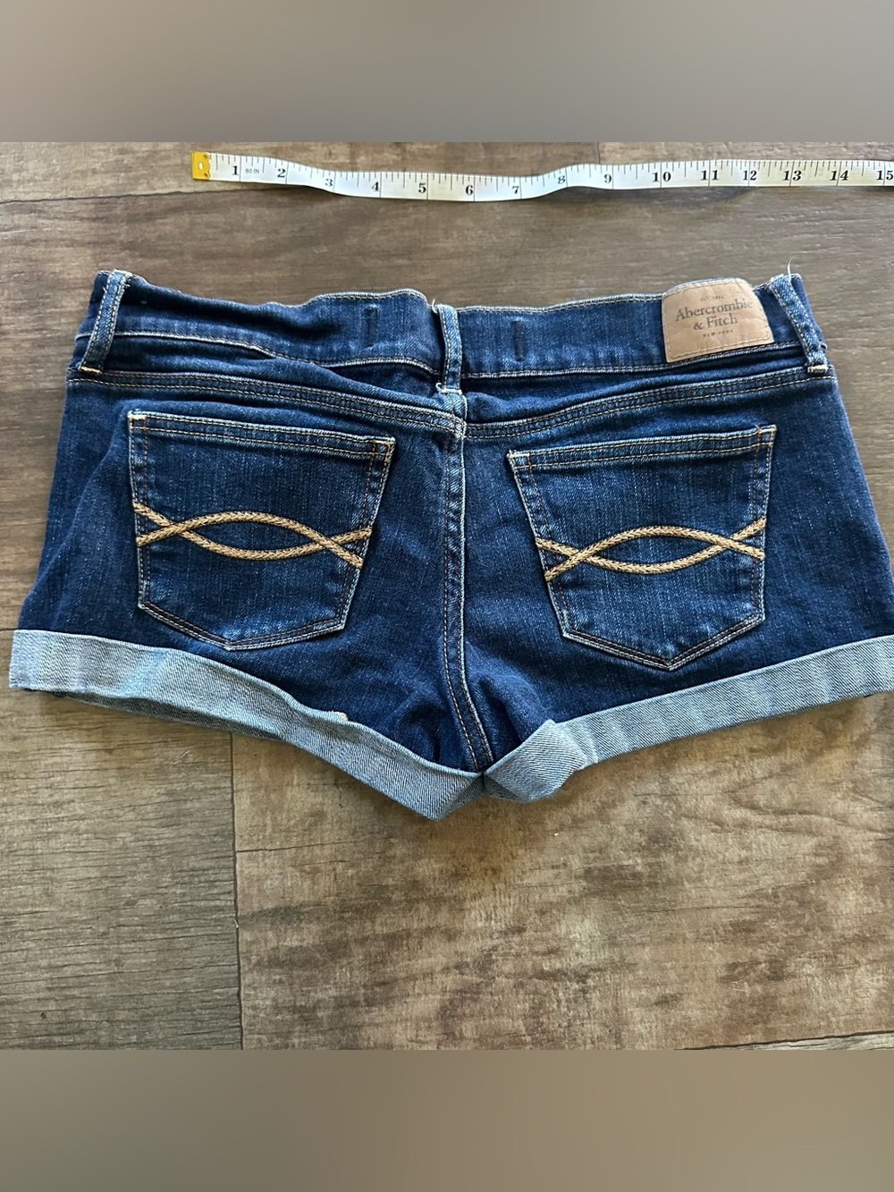 Abercrombie & Fitch roll cuff denim shorts - Picture 2 of 6